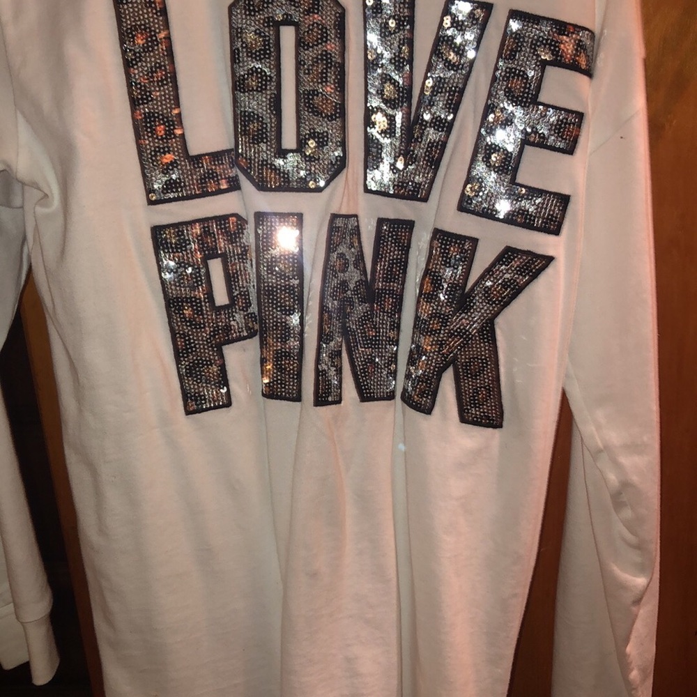 Very cute bling top white and leopard bling